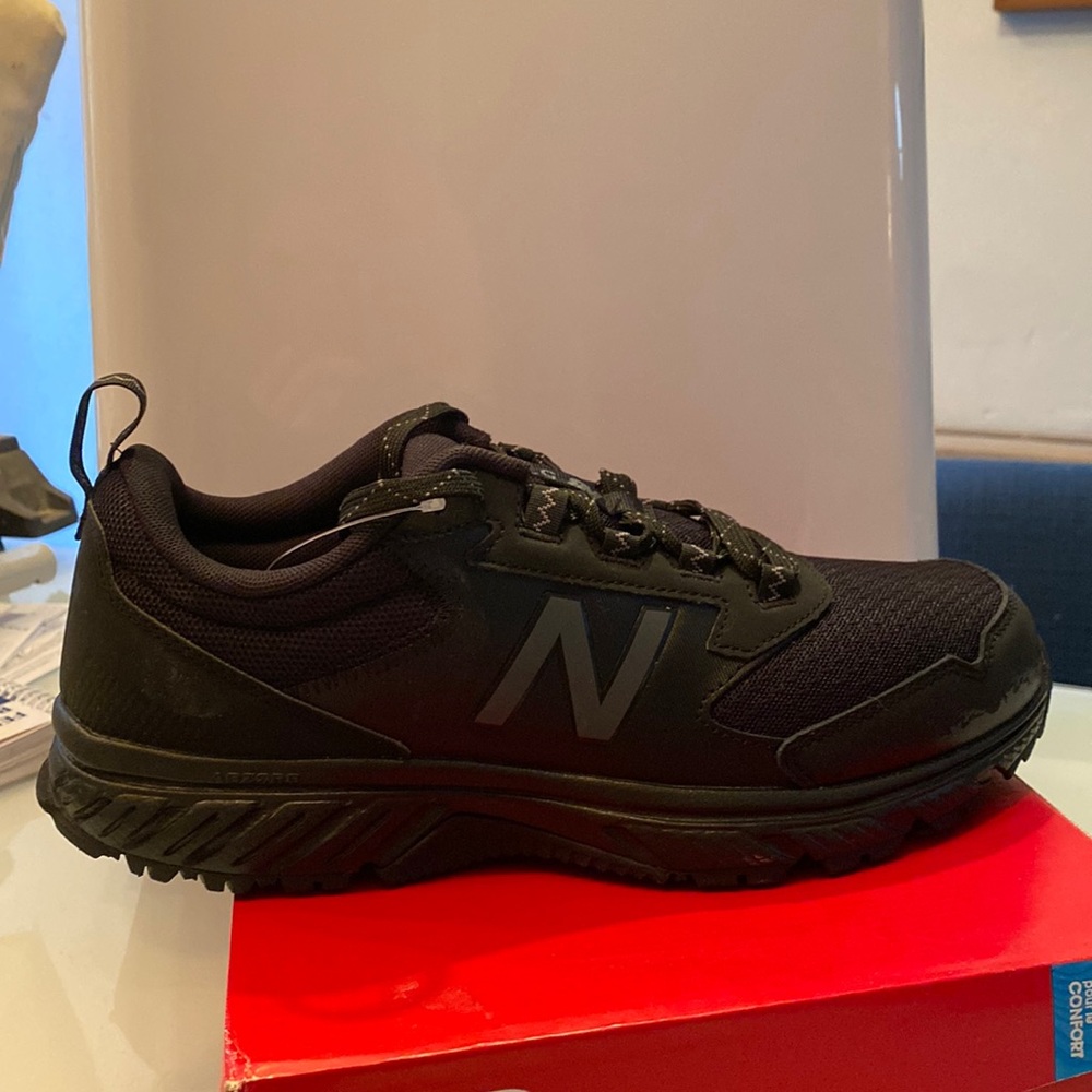 New Balance Men's Trail Running Shoes Size 9 Xwide